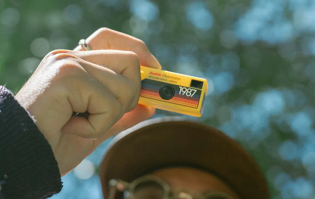kodak-charmera-keychain-digital-camera-lifestyle-1.webp